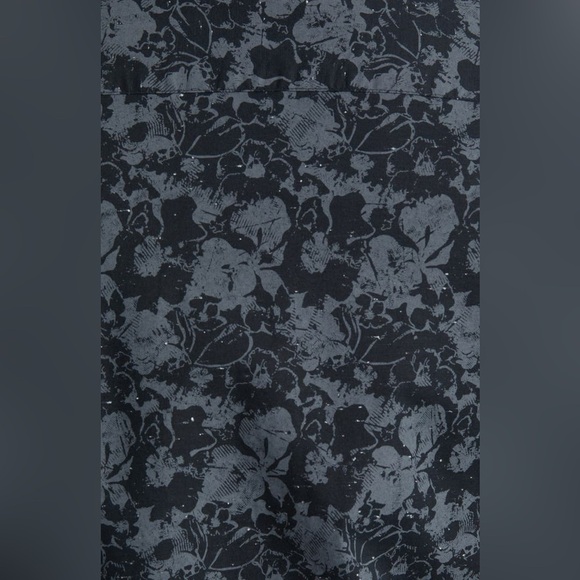 NWT Travis Matthew Misplaced Memory Short Sleeve Button Down Shirt - Picture 2 of 15